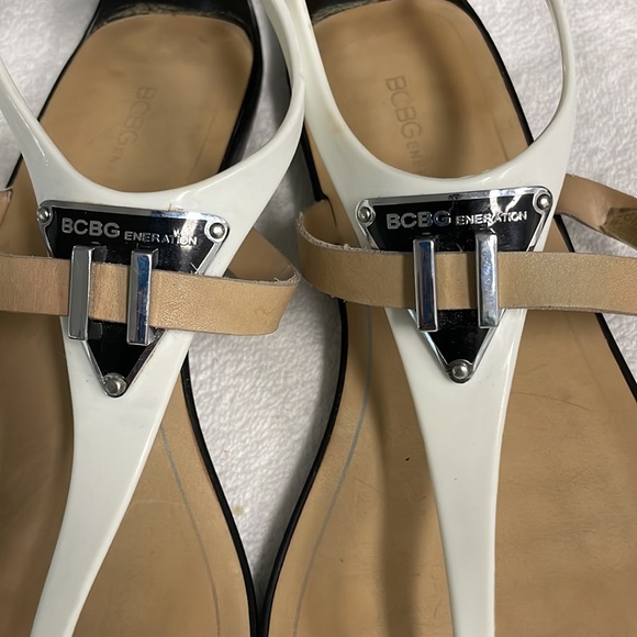✅BCBG T-Strap Sandals TRI-COLOR - Picture 5 of 7